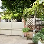 Maison La Campagne A Paris