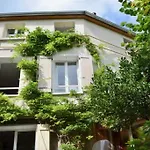 Maison La Campagne A Paris 別荘 *